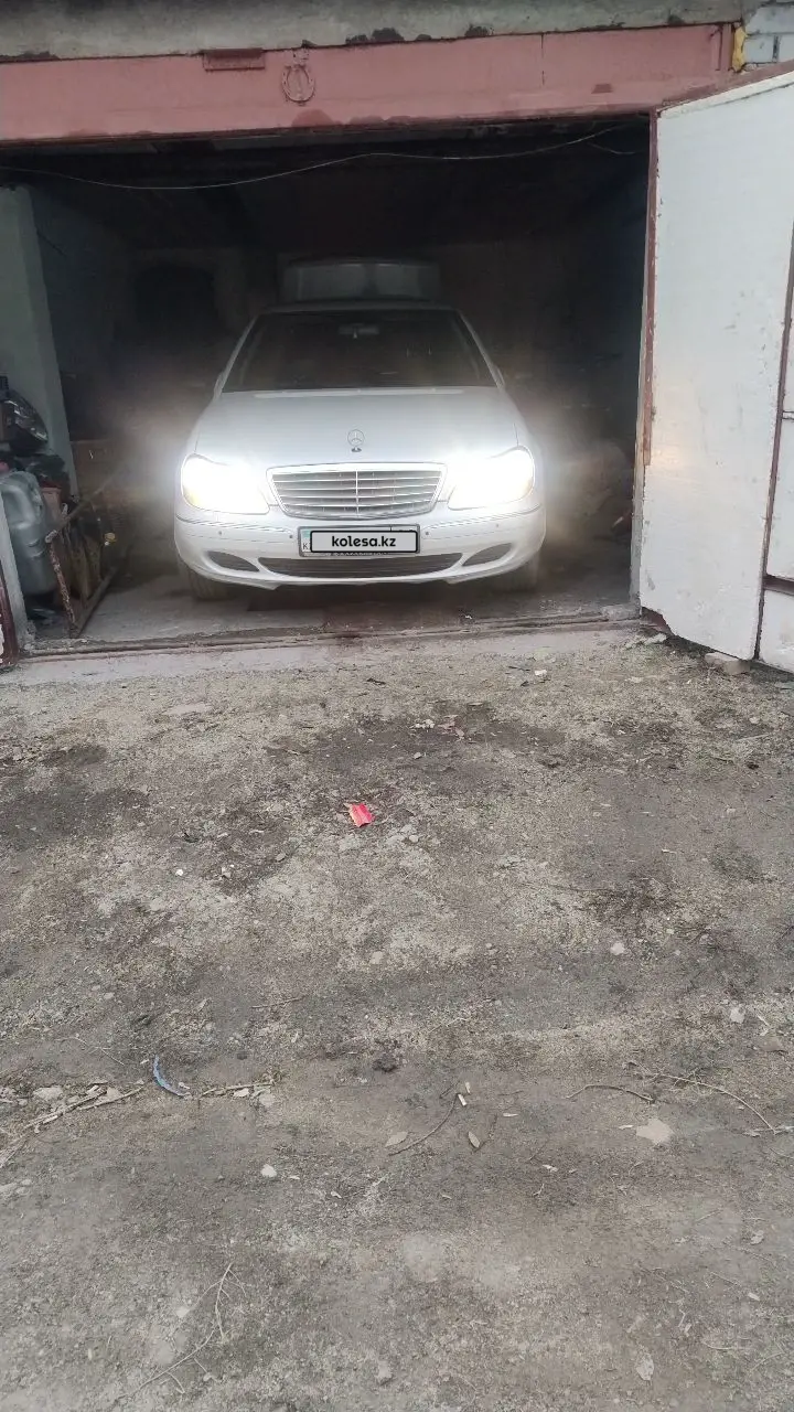 1999 года, КПП Автомат, 5 л.