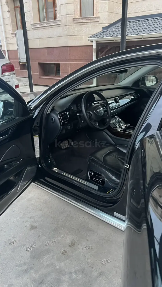 2011 года, КПП Автомат, 4.2 л.