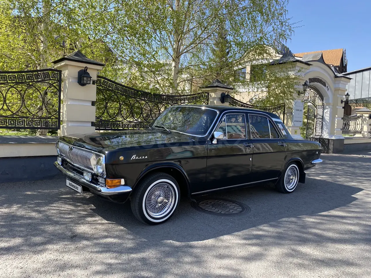 1977 года, КПП Механика, 2.4 л.