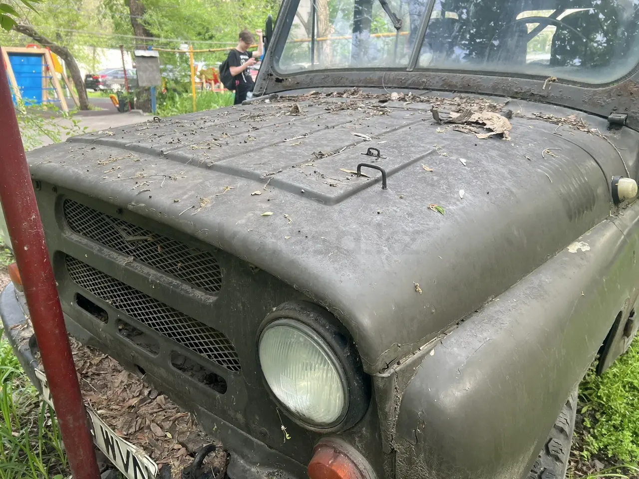 1985 года, КПП Механика, 2.5 л.