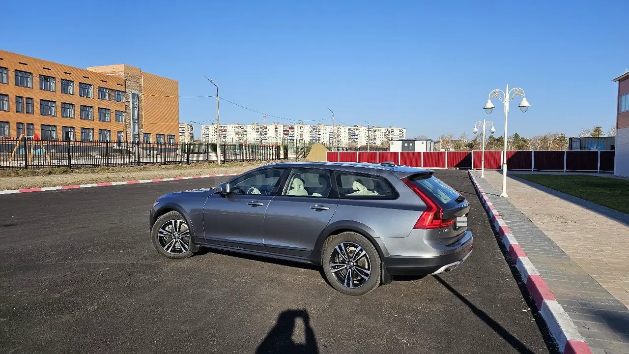 2017 года, КПП Автомат, 2 л.