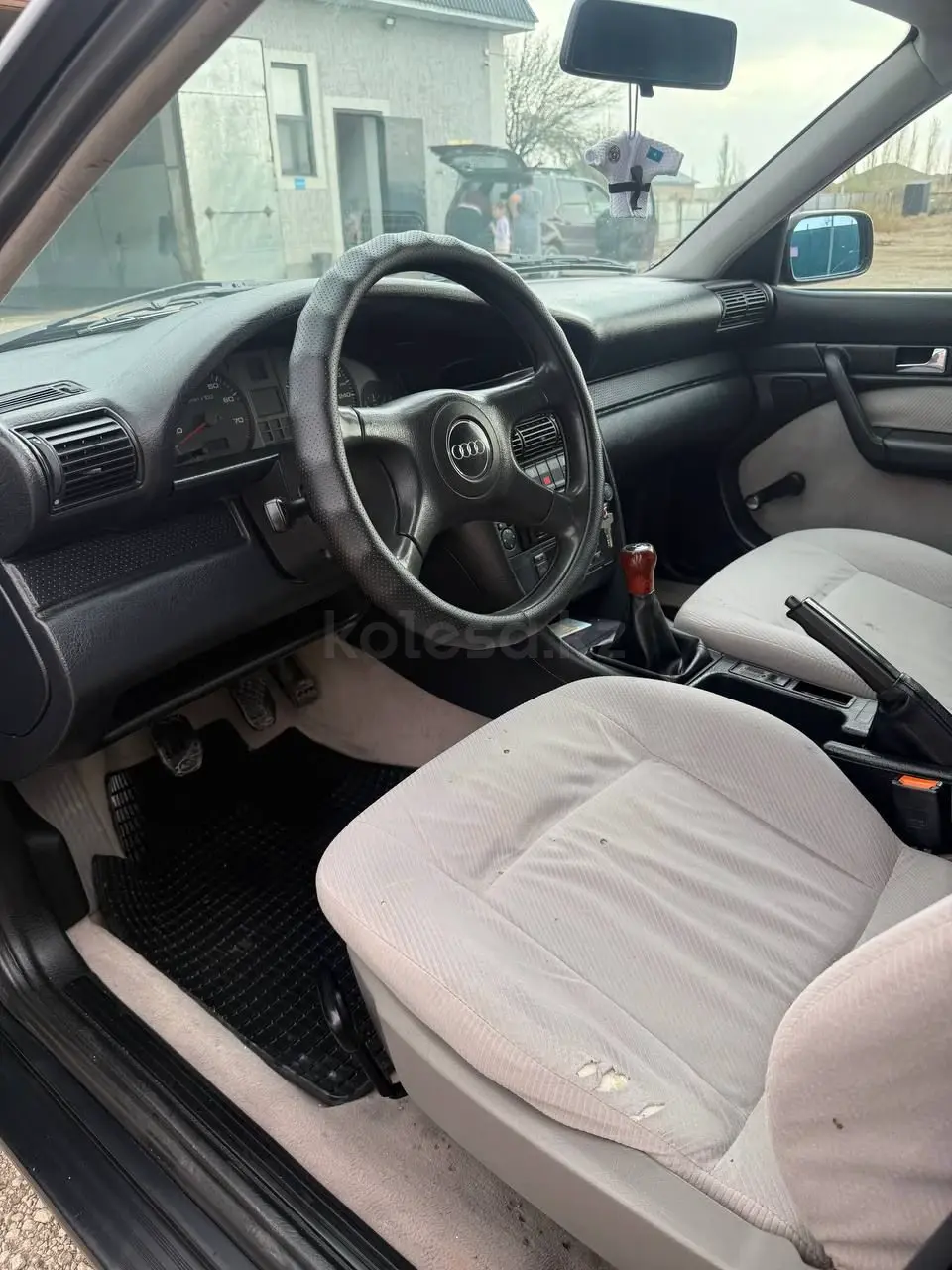 1993 года, КПП Механика, 2.6 л.