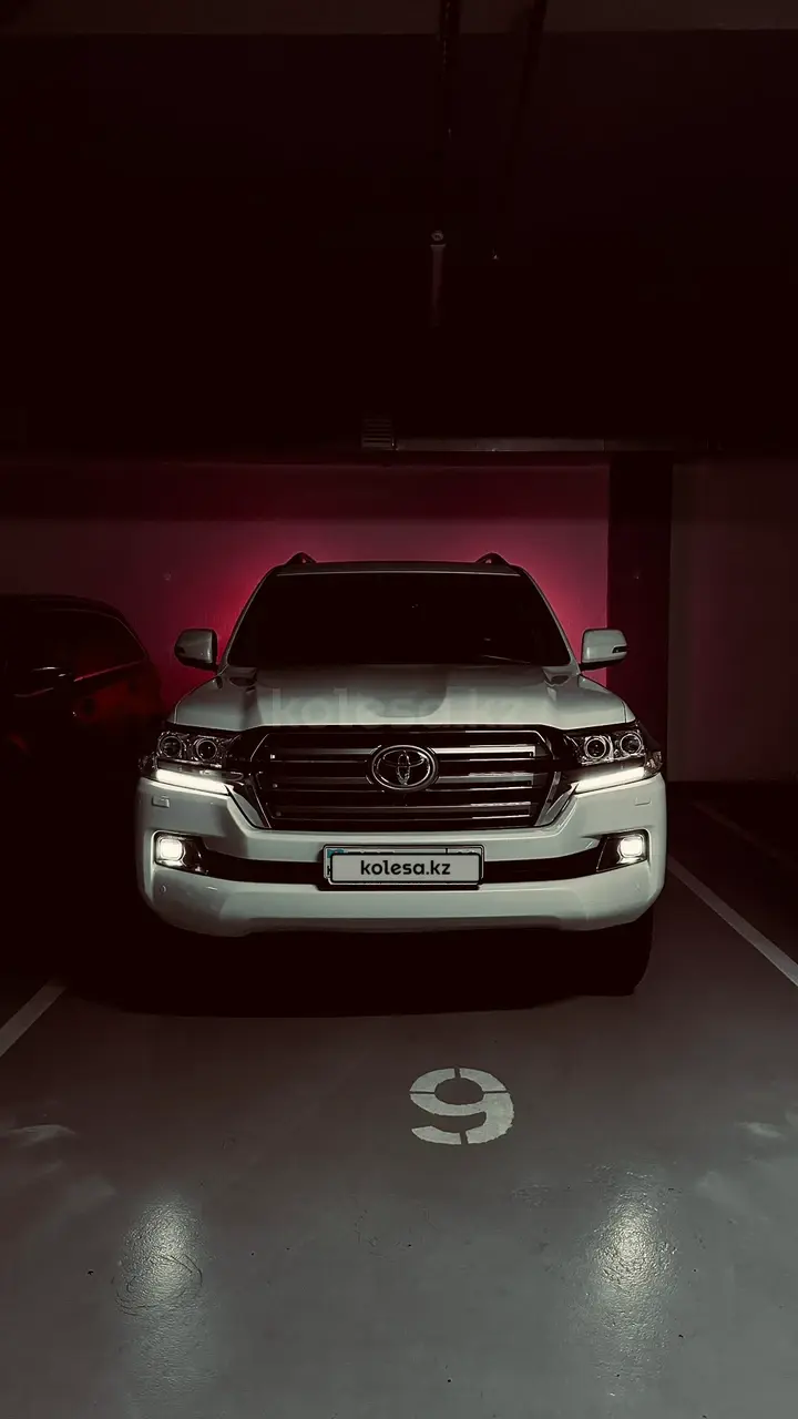 2016 года, КПП Автомат, 4.6 л.